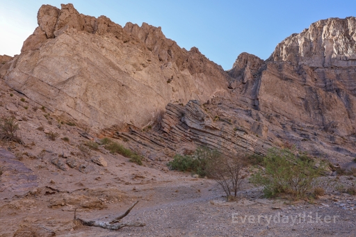 A small riverfront beach may be found a the beginning of the canyon. With steep rock walls surrounding it, this scene for some reason reminds me of the Star Trek TOS fight scene between Kirk and Gorn.